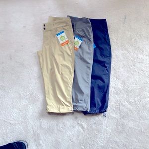 Columbia Saturday Trail2knee pants. Size 6. Navy blue, grey and khaki.